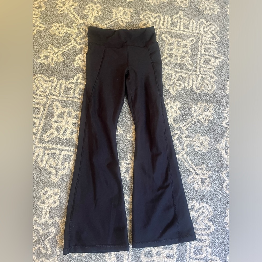 Old Navy power soft high rise leggings.